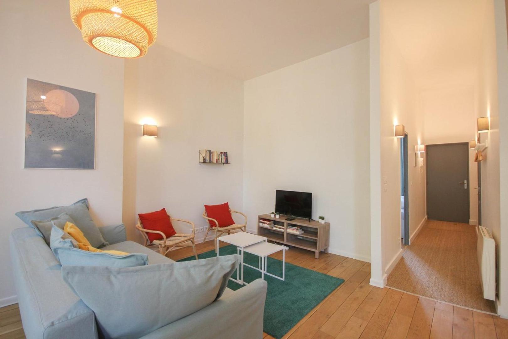 2-Bedroom Flat + Private Car Park. Lille Eksteriør bilde