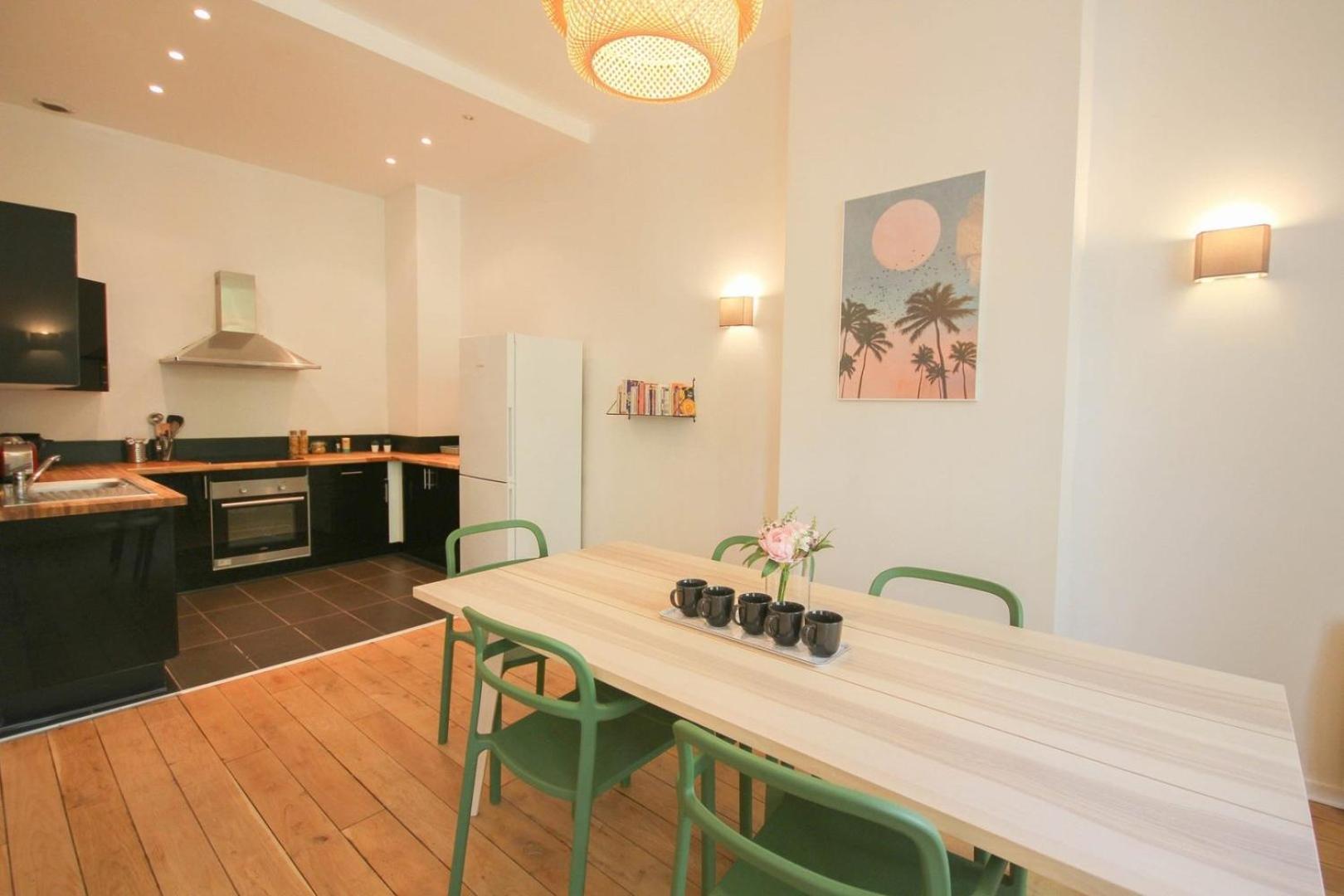 2-Bedroom Flat + Private Car Park. Lille Eksteriør bilde