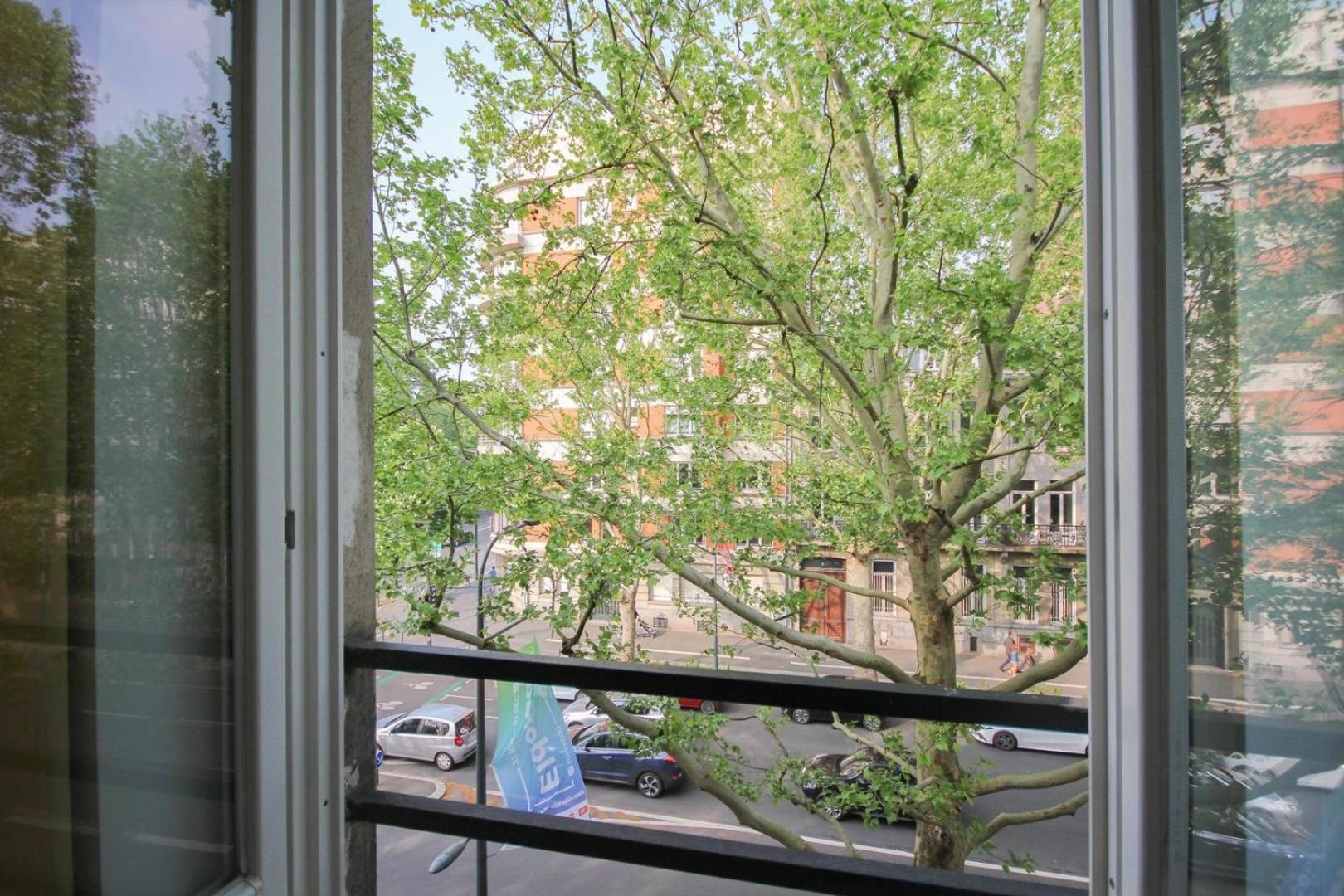 2-Bedroom Flat + Private Car Park. Lille Eksteriør bilde